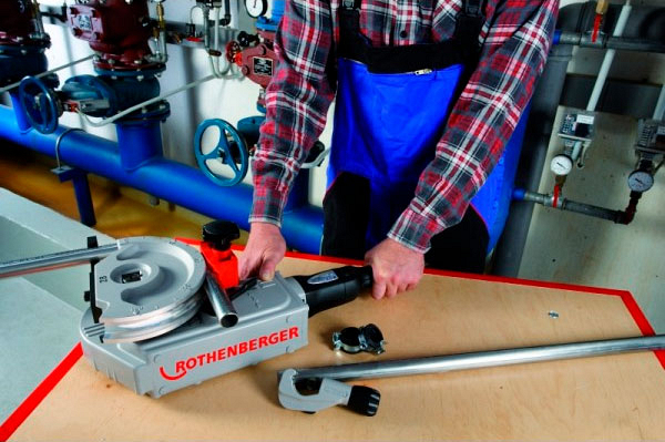Использование электрического трубогиба Rothenberger Robend 3000 Set 15-18-22-28 мм